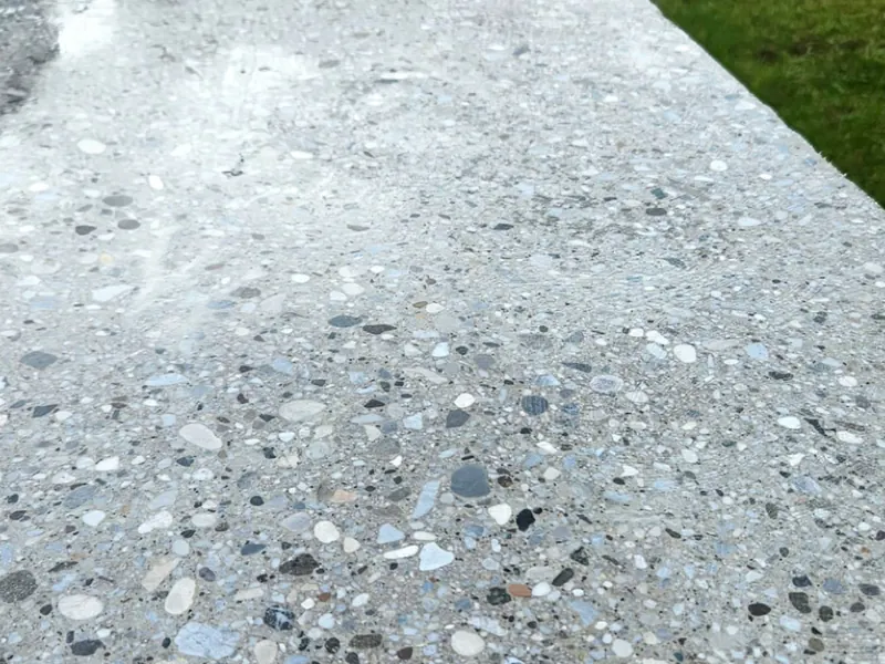 Zbrušena in polirana betonska površina